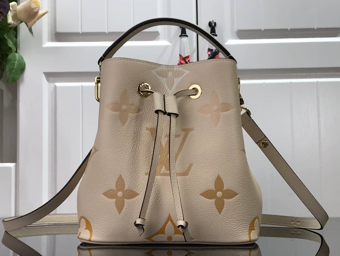 L0vis Vvtt0n BB Neo Noe Replica Monogram Bag Yellow M45716
