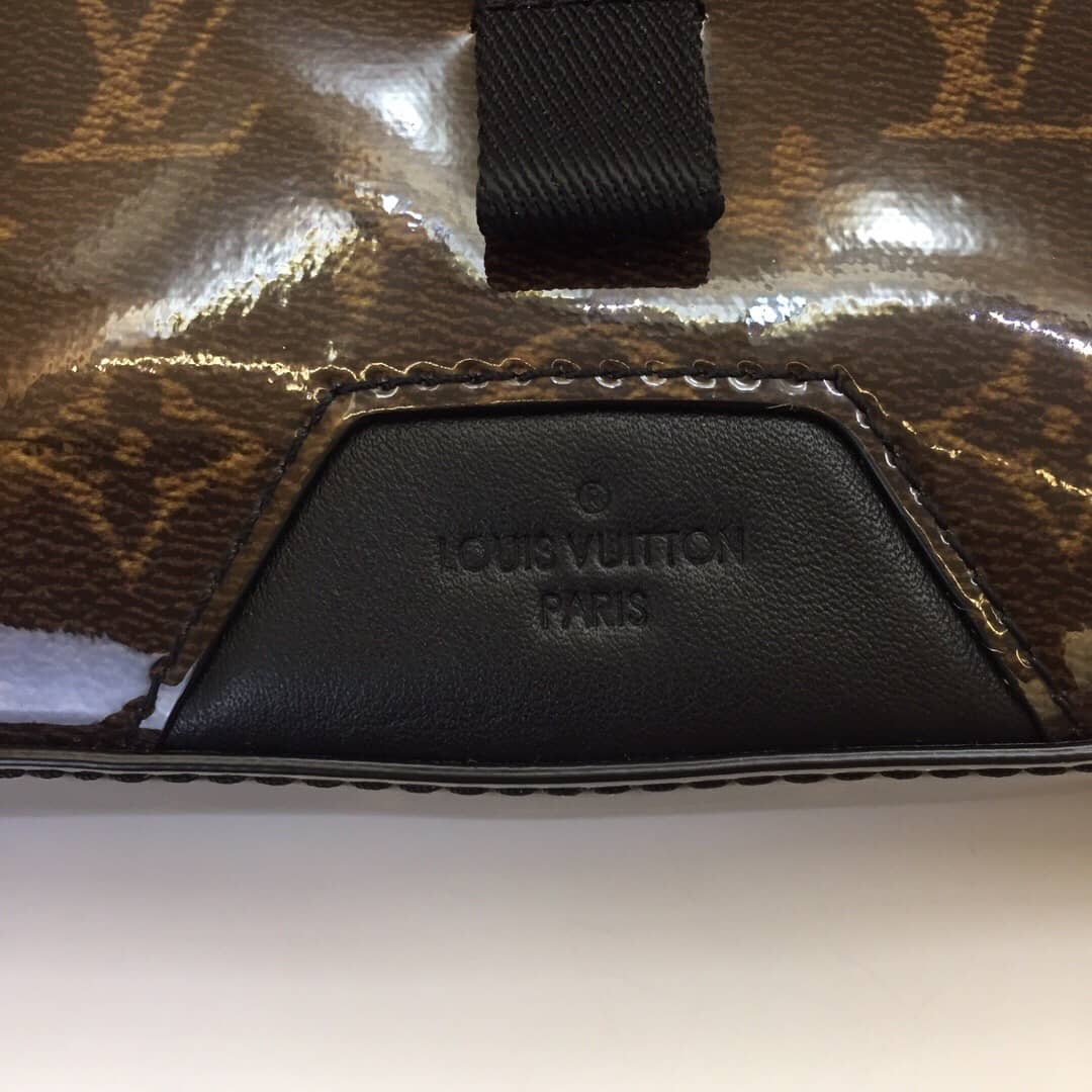 L0vis Vvtt0n PM Monogram Glaze Messenger Bag Replica M43895