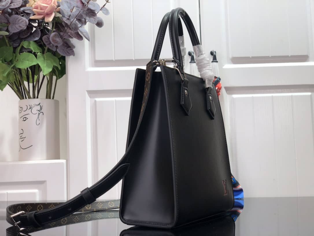 L0vis Vvtt0n Sac Plat BB Shoulder Bag Replica Black M58660