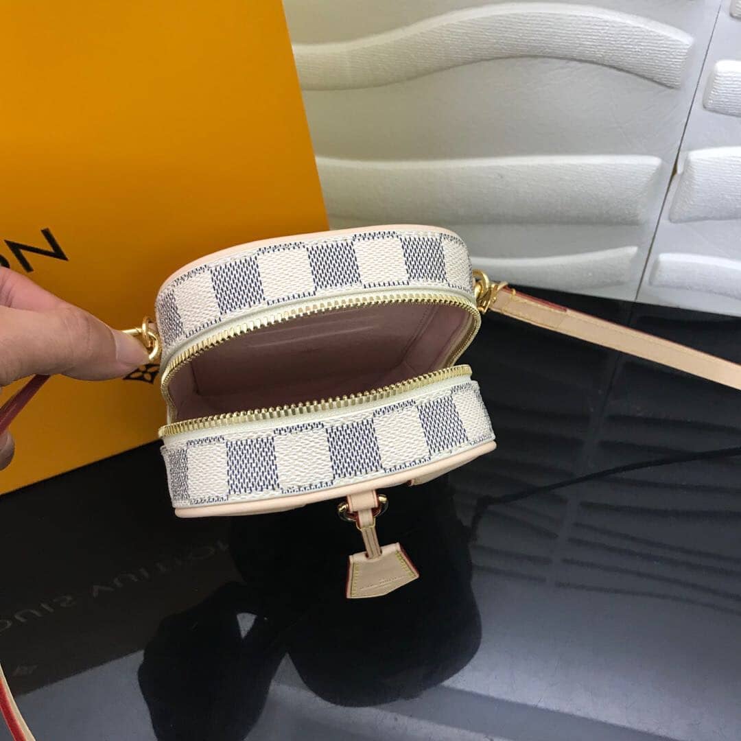 L0vis Vvtt0n Neokapi Vertical Pouch Replica Beige N60360