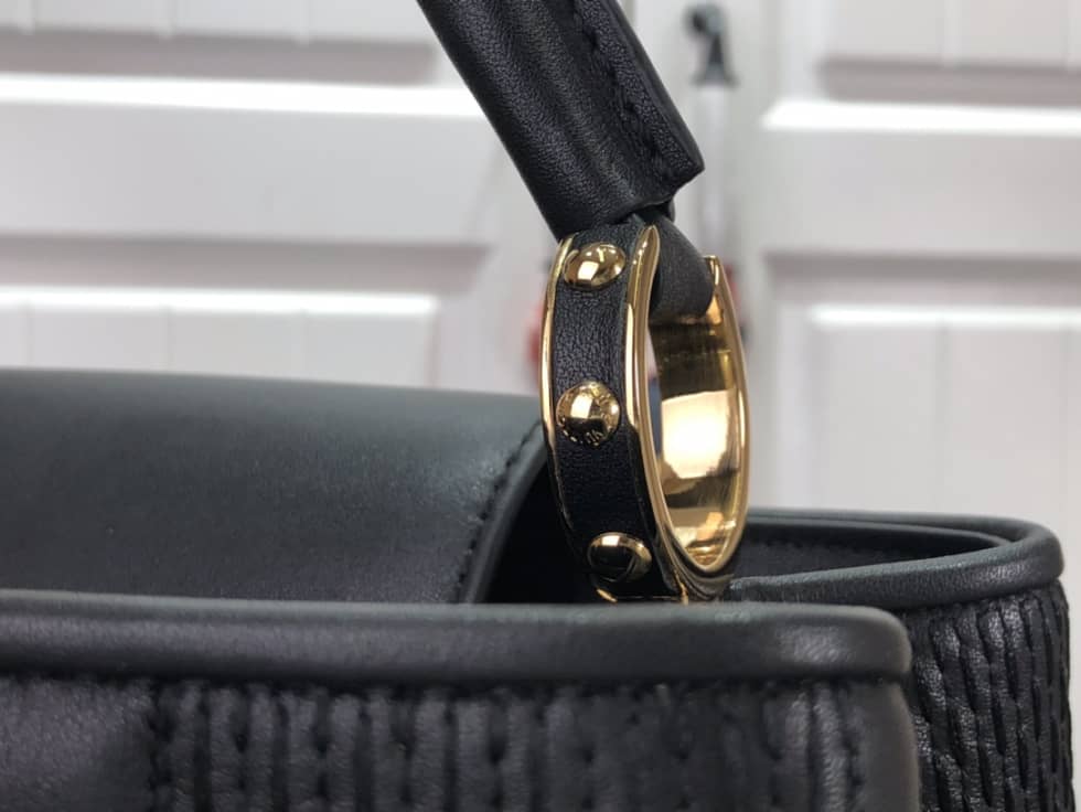 L0vis Vvtt0n Capucines MM Black M59225 Replica Shoulder Bag