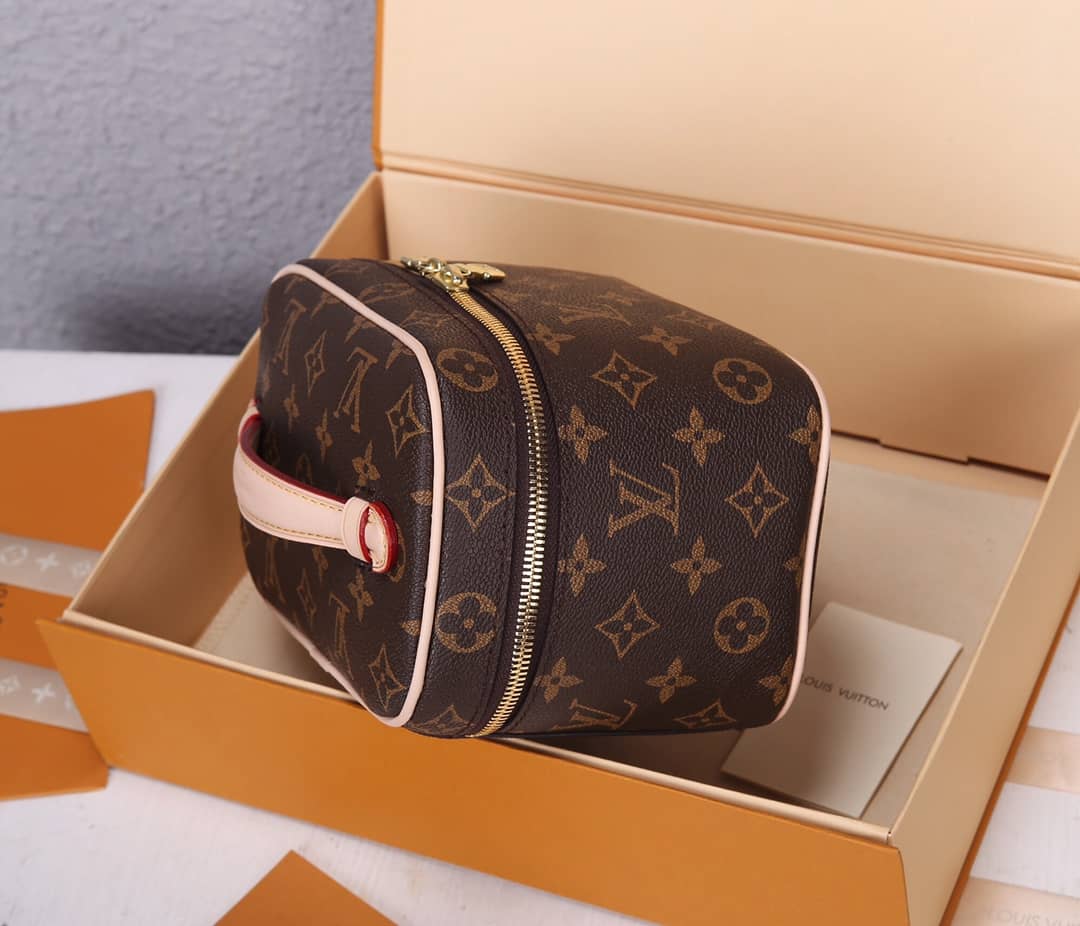 L0vis Vvtt0n Monogram Canvas Nice Mini Beauty Case Replica M44495