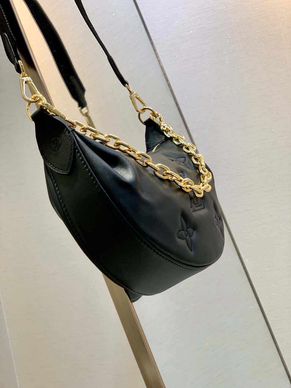 L0vis Vvtt0n Over The Moon Bubblegram Black M59799 Replica Hobo