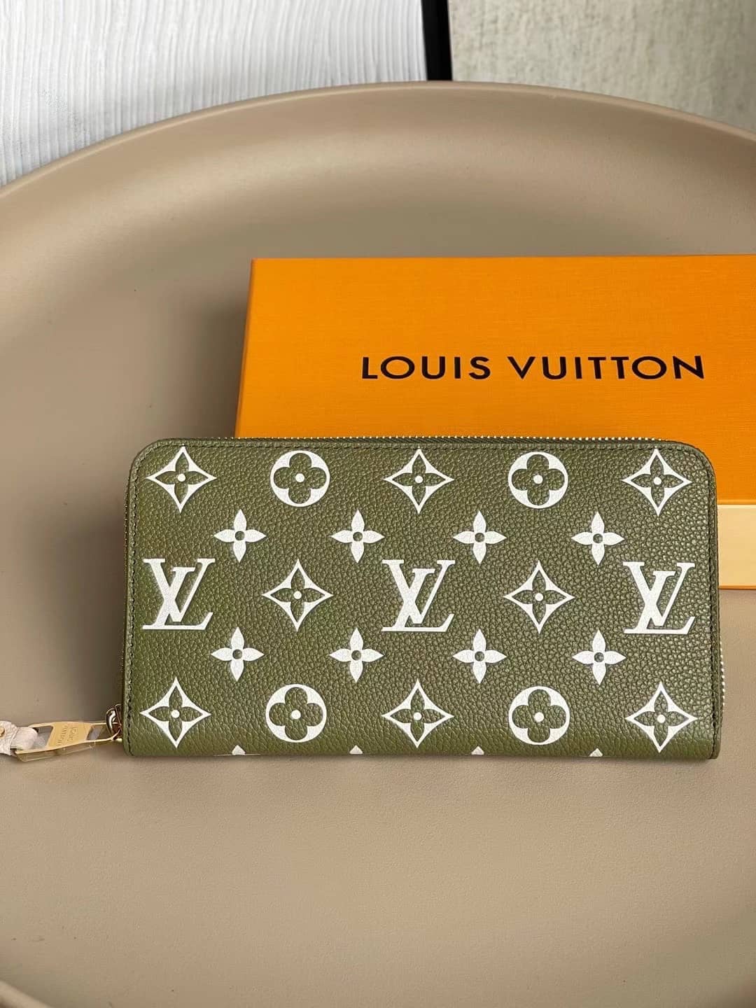L0vis Vvtt0n Monogram Empreinte Beige M81280 Replica Wallet