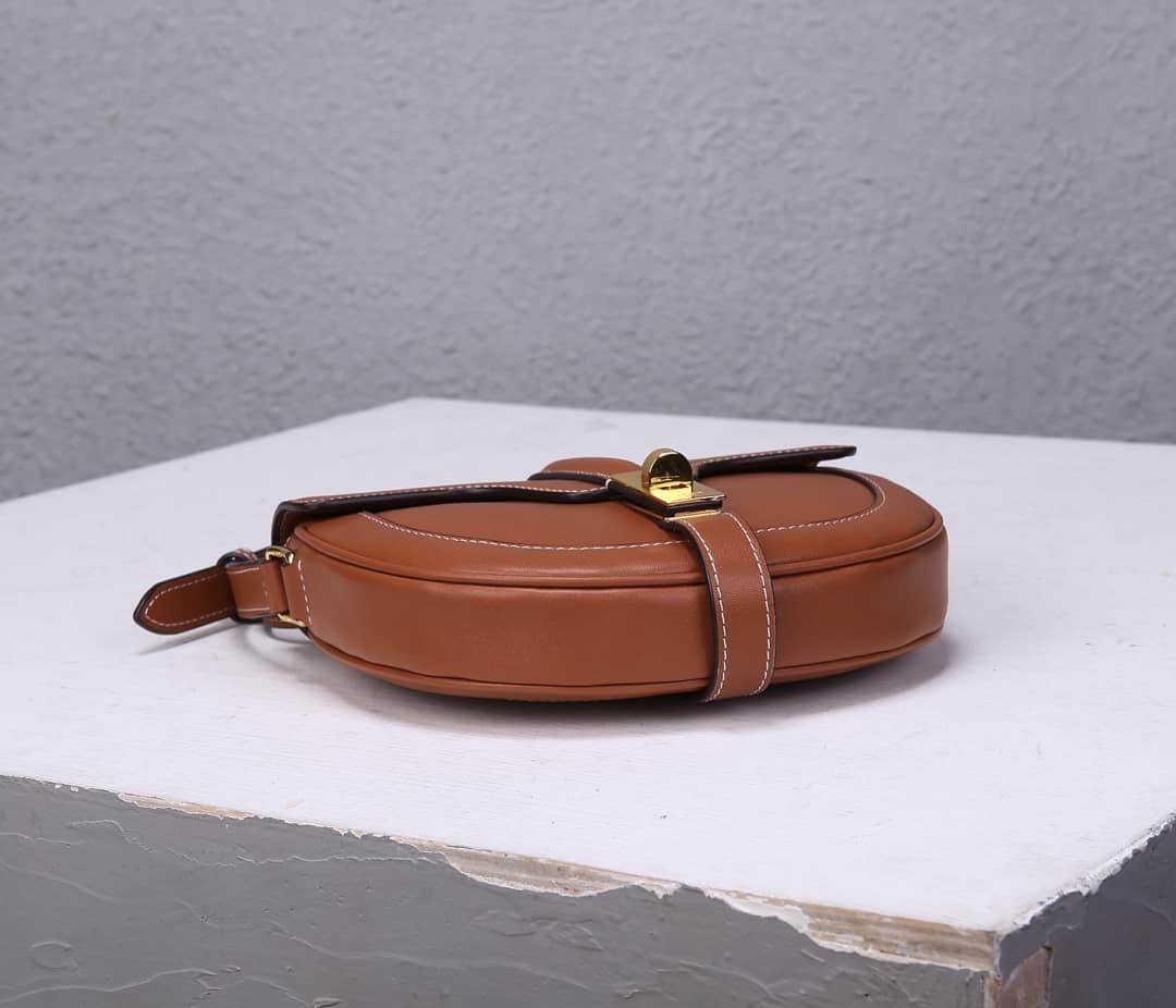 Ce1i*e Small Besace 16 Cowhide Replica Saddle Bag