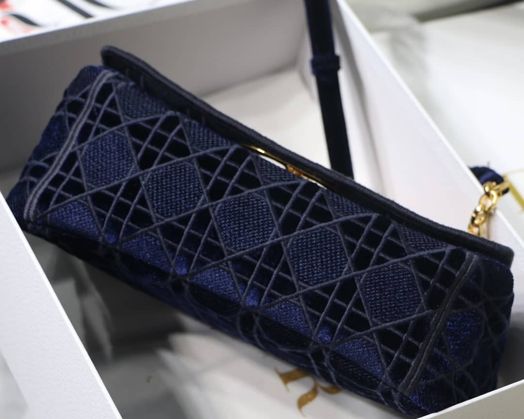 Chr1st1an D10r Caro Replica Bag