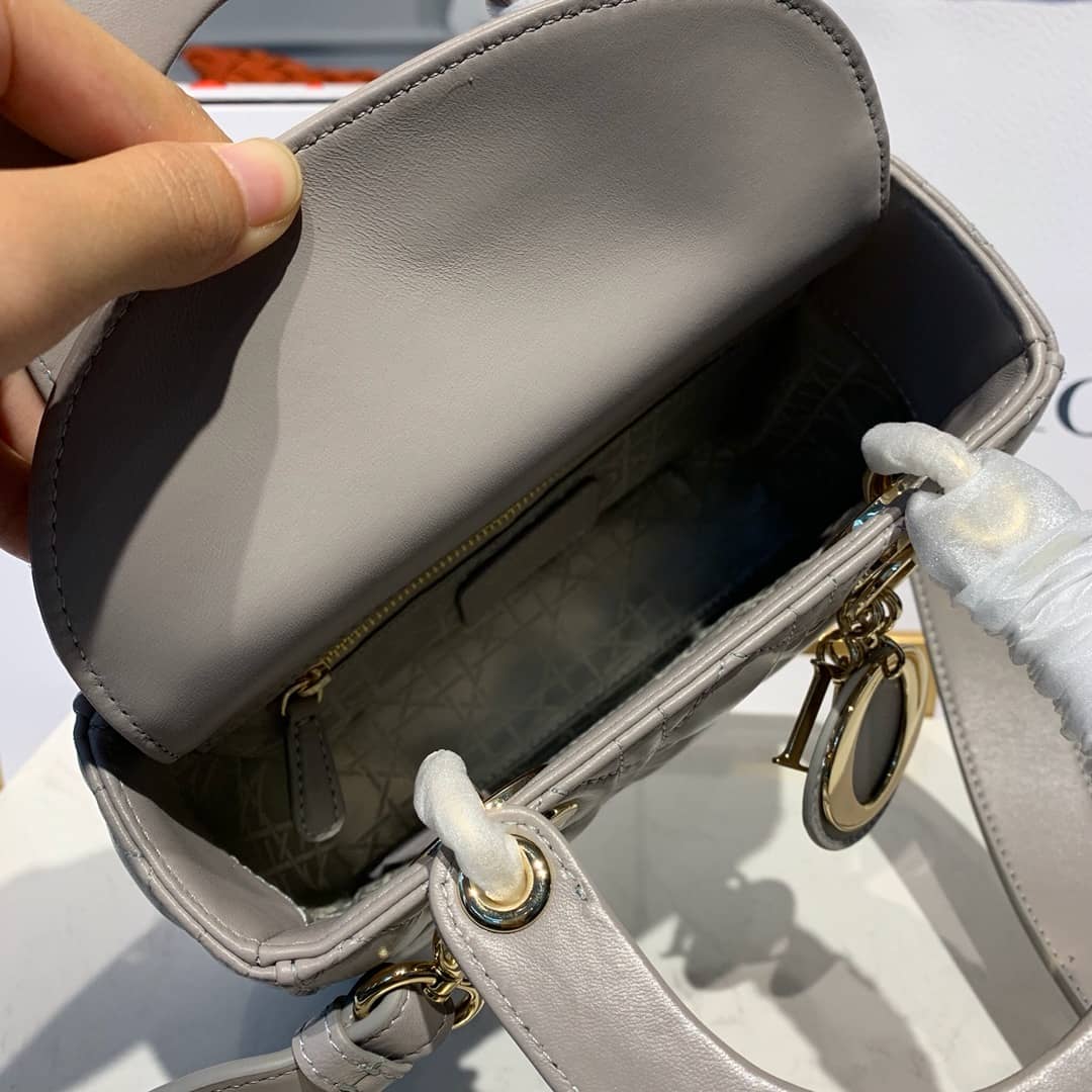 Chr1st1an D10r Lady D10r 20CM Replica Bag