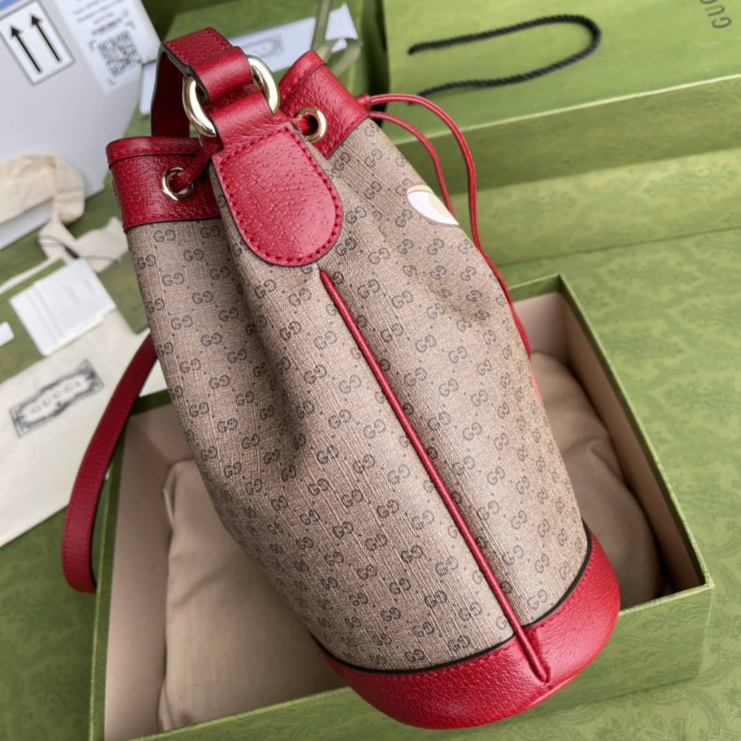 Gvc*1 Doraemon x Gvc*1 Small Bucket Bag Replica 655597