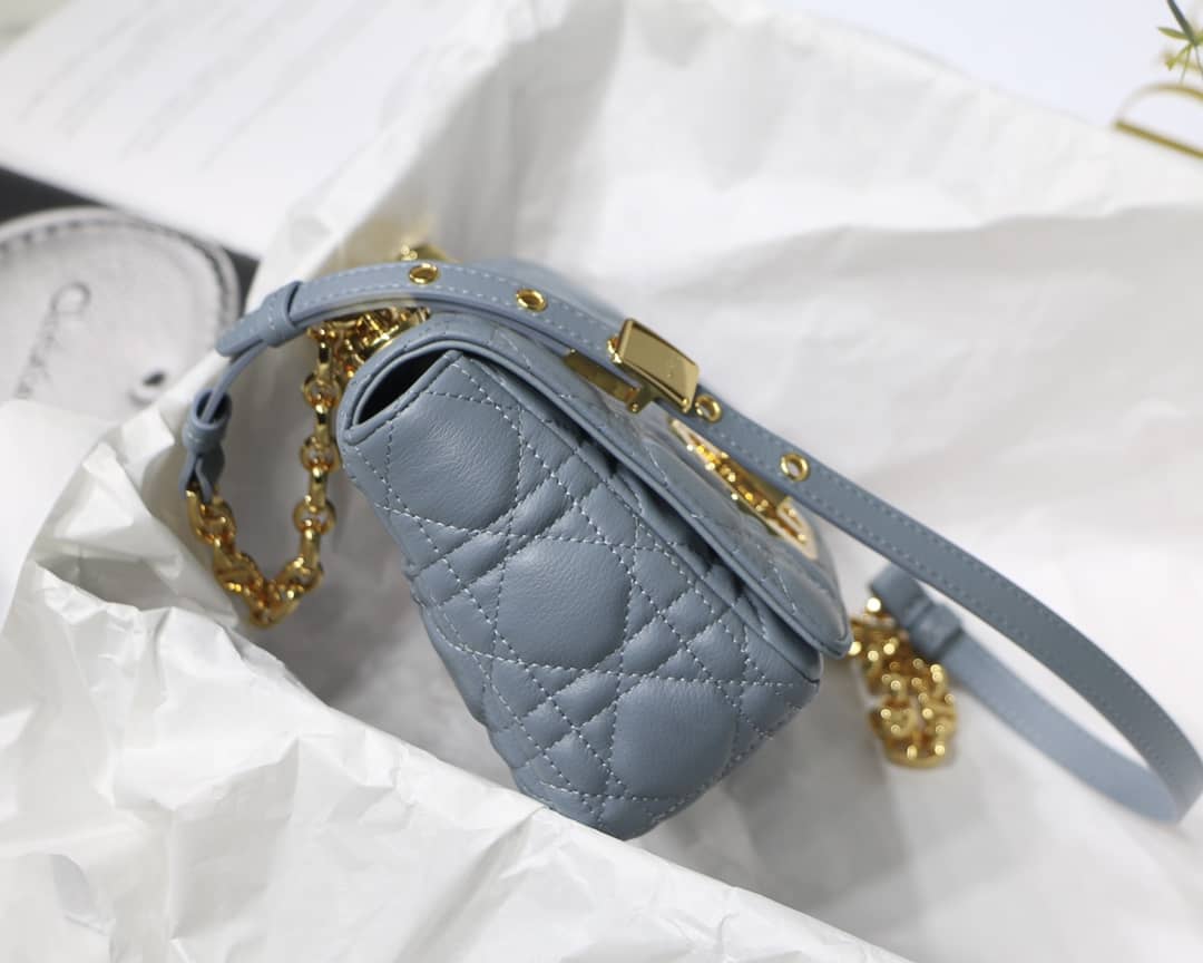 Chr1st1an D10r Caro Replica Bag