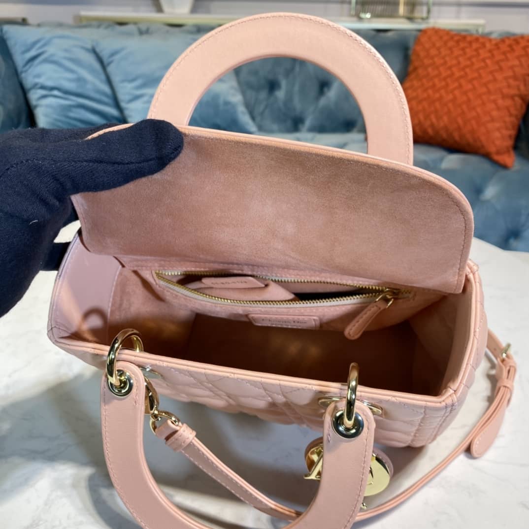 Chr1st1an D10r Lady 24CM Replica Bag