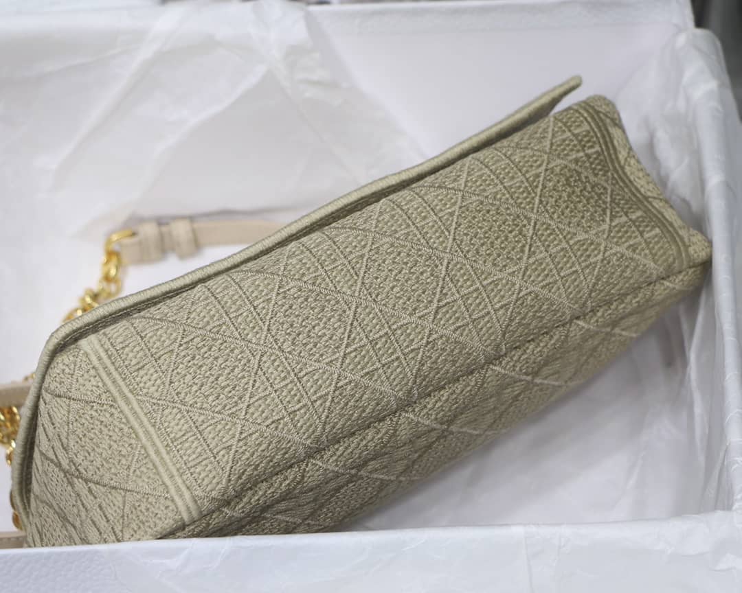 Chr1st1an D10r Caro Replica Bag