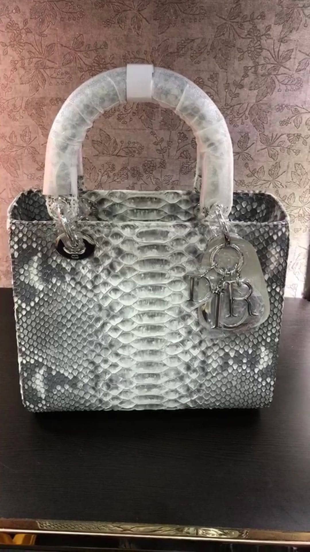 Chr1st1an D10r Lady D10r 24CM Replica Bag