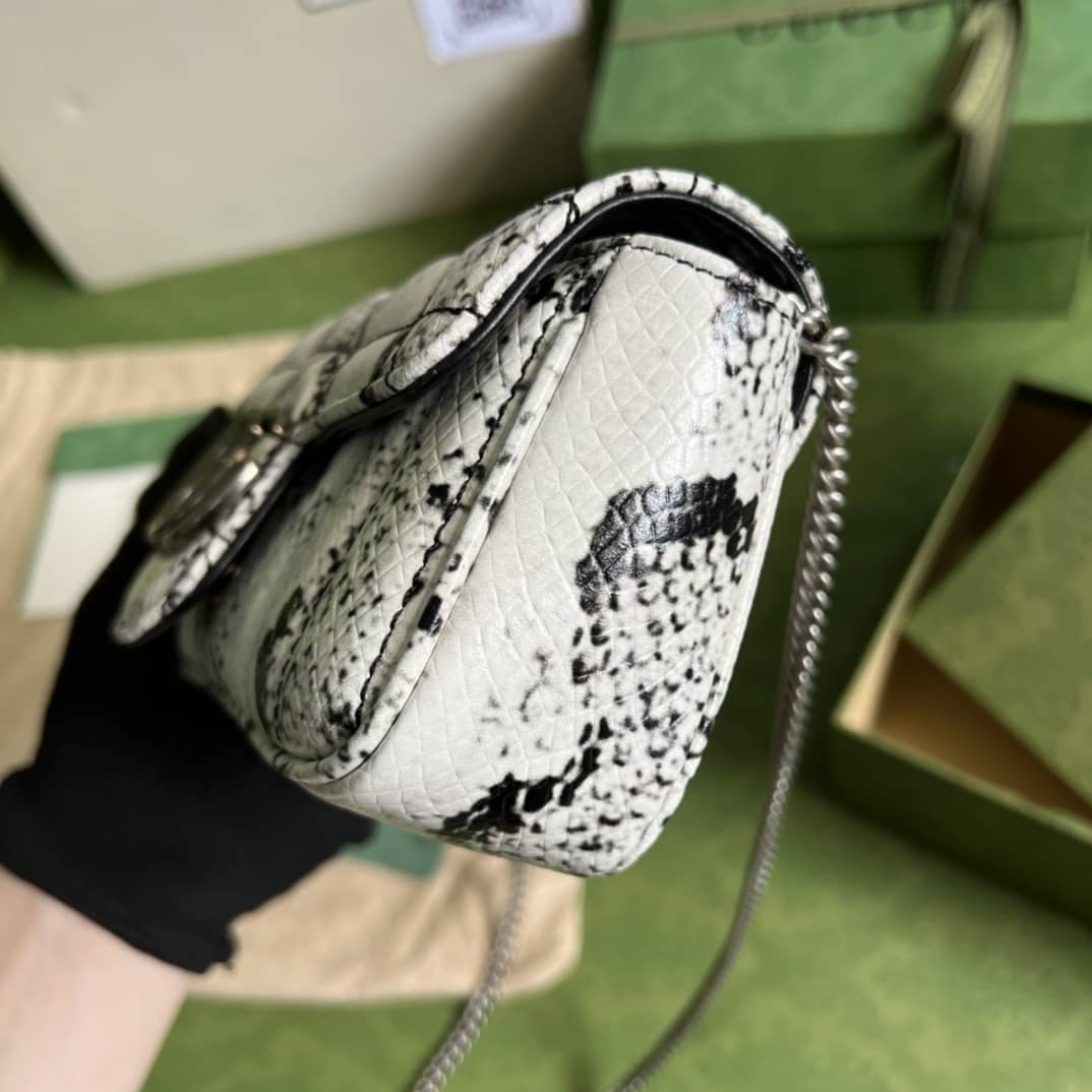 Gvc*1 GG Marmont Quilting S*per Mini 476433 Replica Crossbody Bag