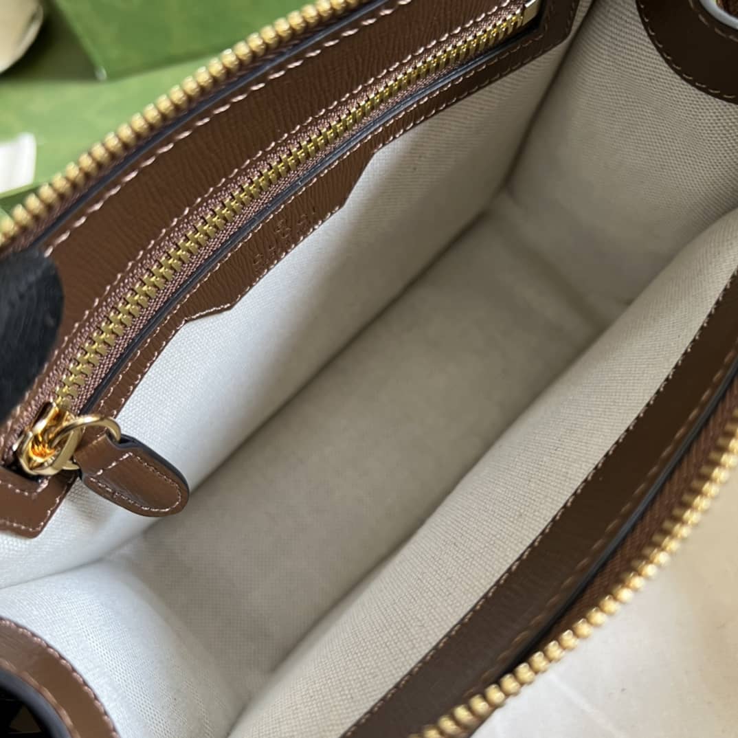 Gvc*1 Interlocking G Messenger Bag Replica 674164