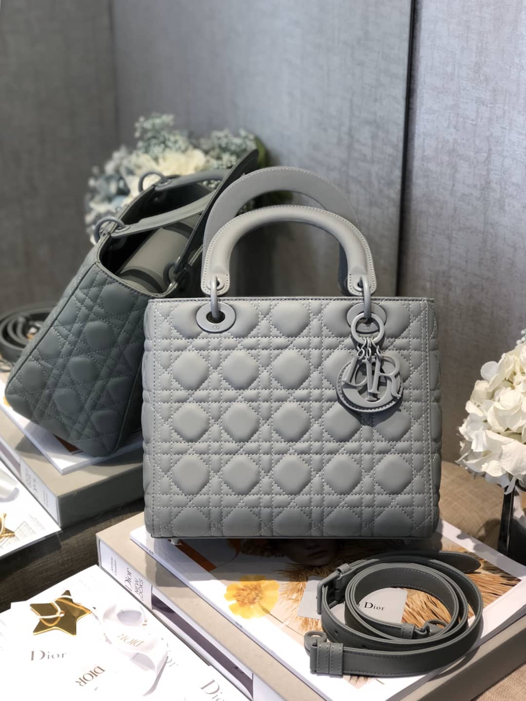 Chr1st1an D10r Lady D10r 24CM Replica Bag