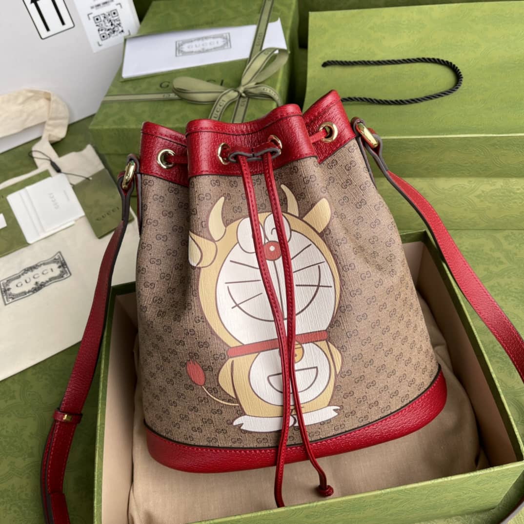 Gvc*1 Doraemon x Gvc*1 Small Bucket Bag Replica 655597