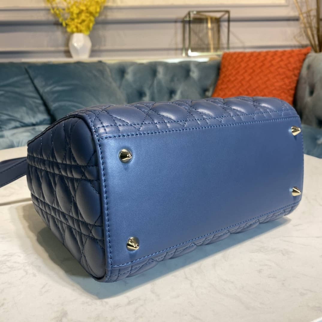 Chr1st1an D10r Lady D10r 24CM Replica Bag