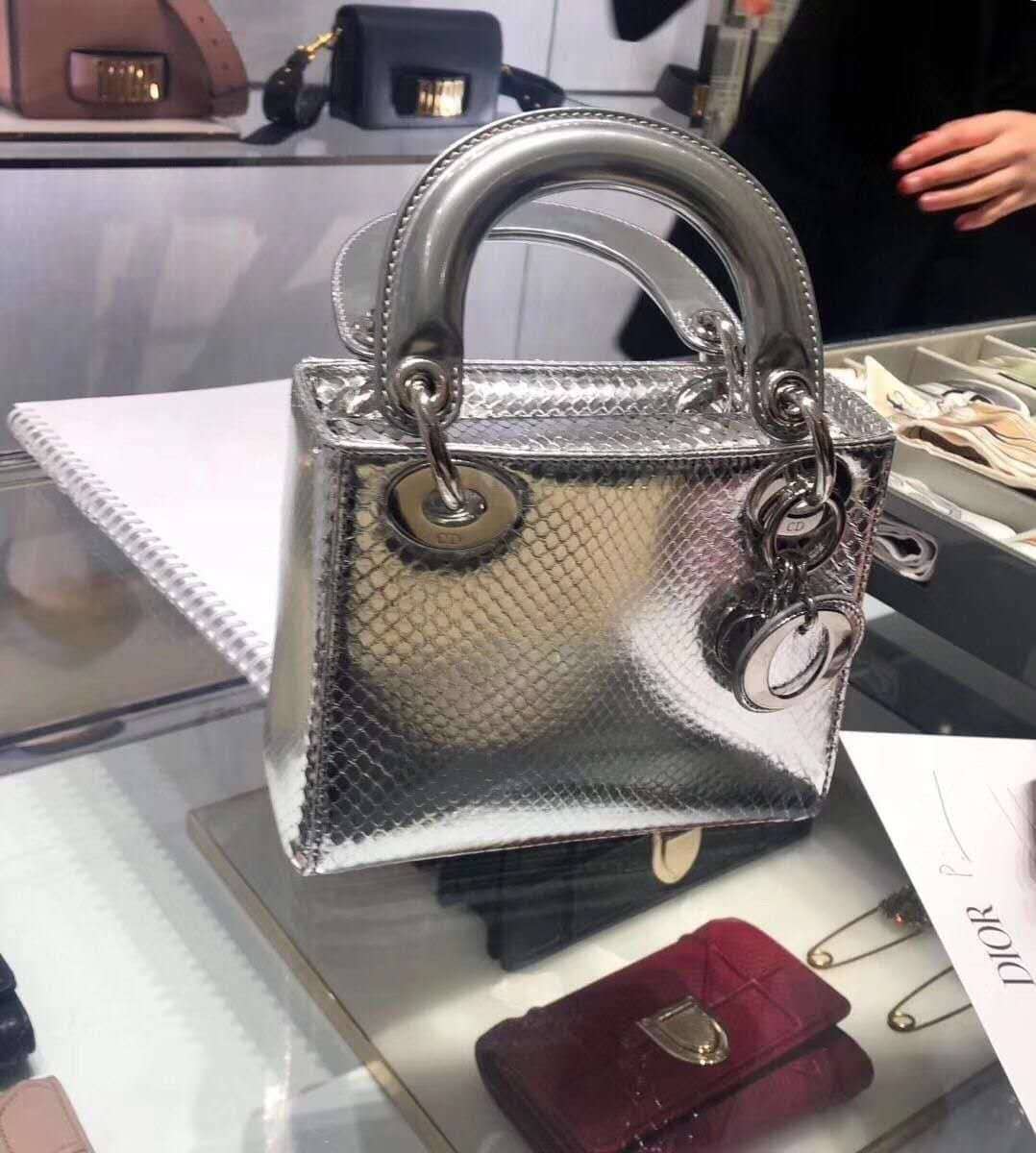 Chr1st1an D10r Lady D10r 17CM Replica Bag