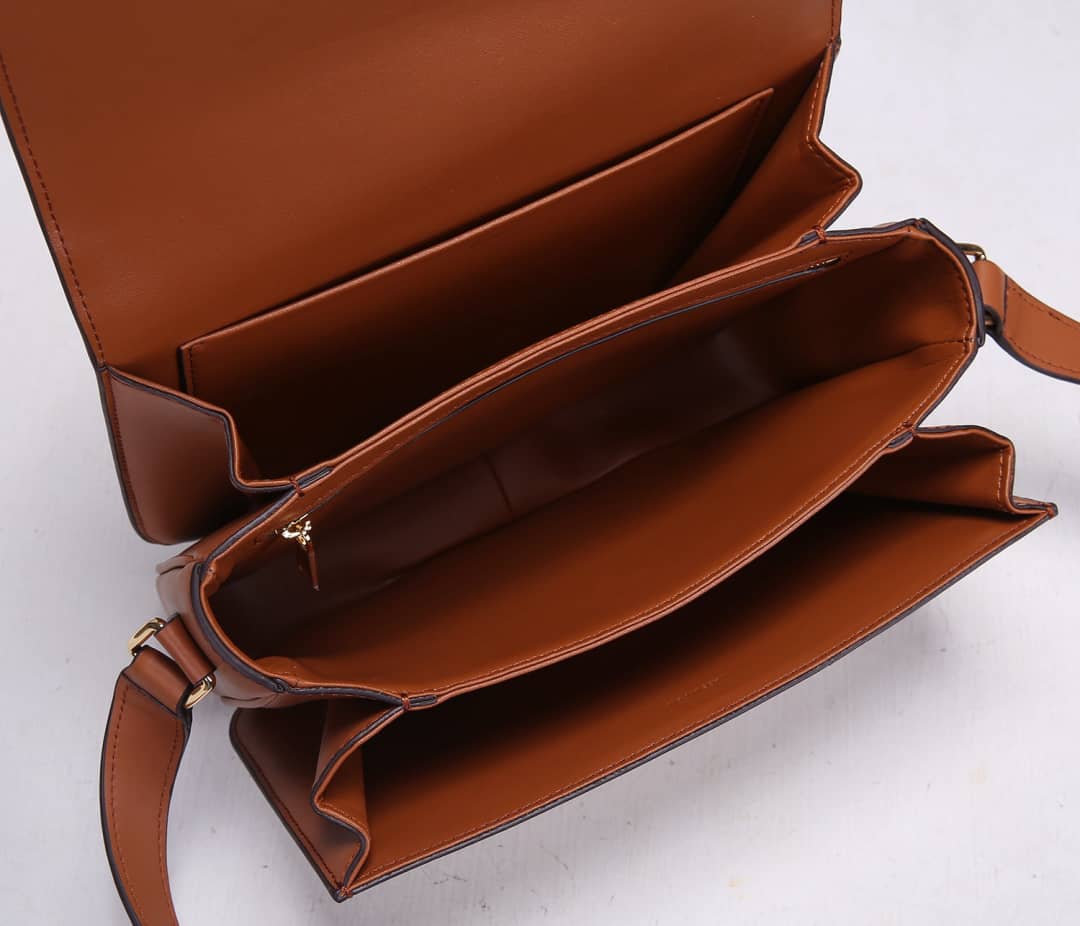 Ce1i*e Bag Dupe Triomphe Teen 22cm