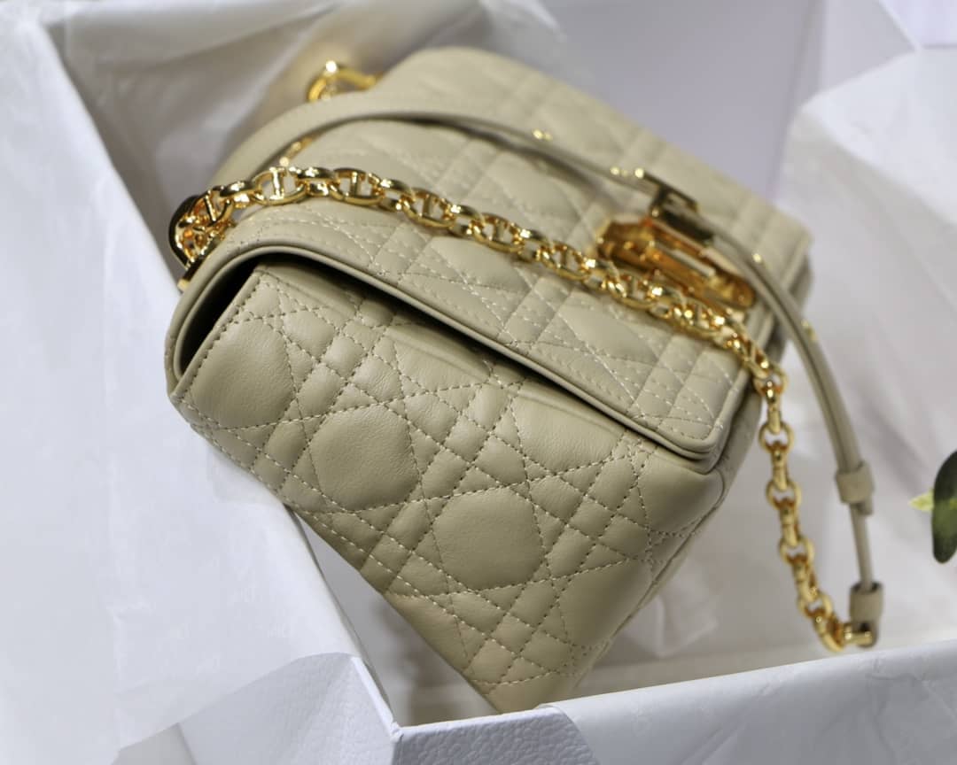 Chr1st1an D10r Caro Replica Bag