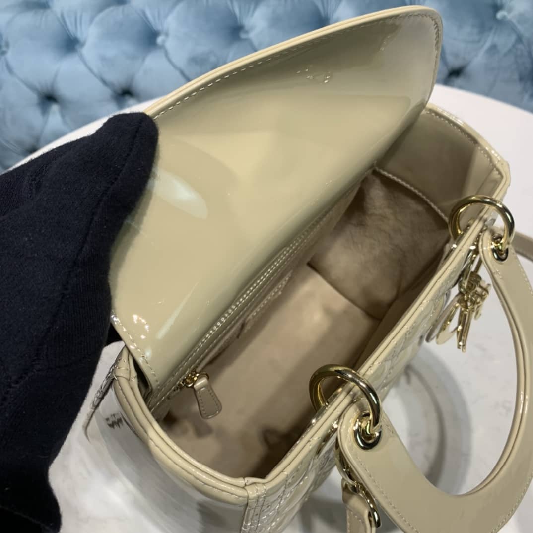 Chr1st1an D10r Lady D10r 24CM Replica Bag