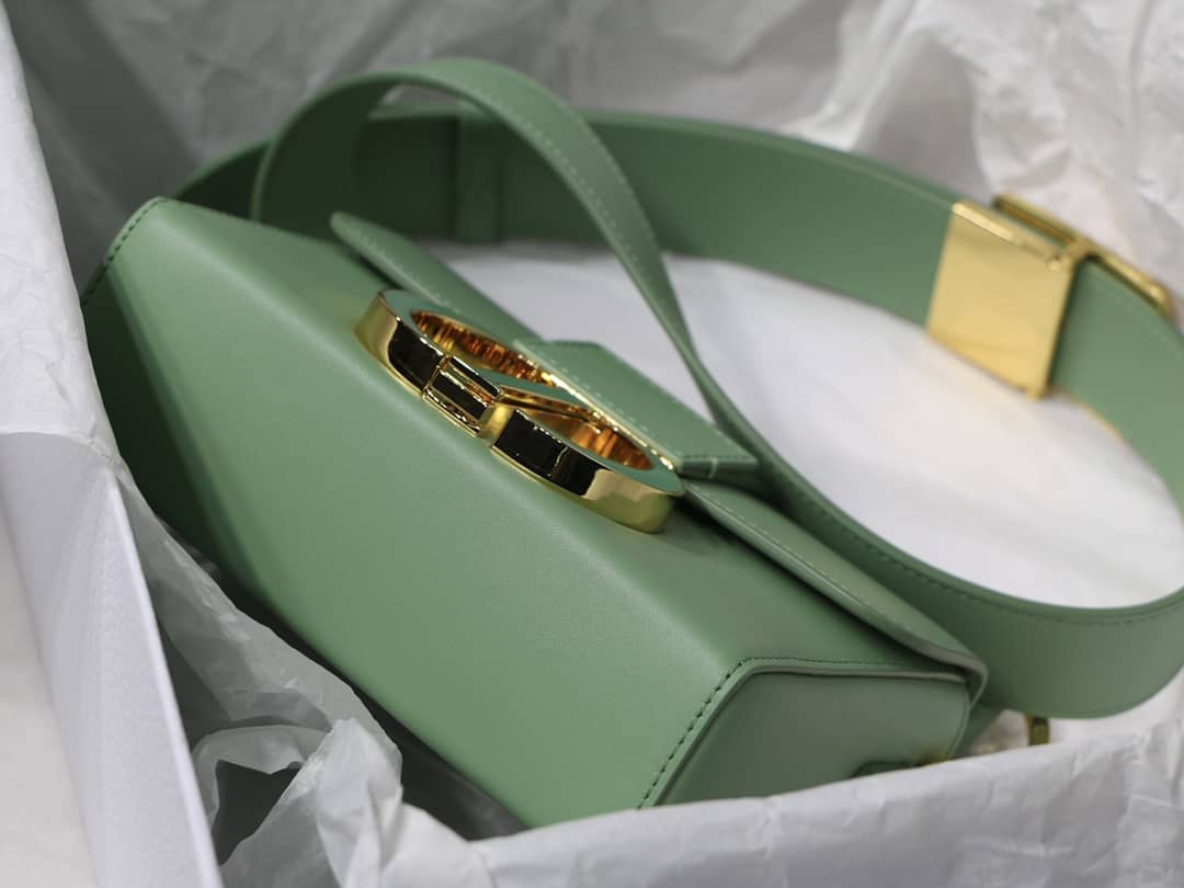 Chr1st1an D10r Montaigne Replica Bag