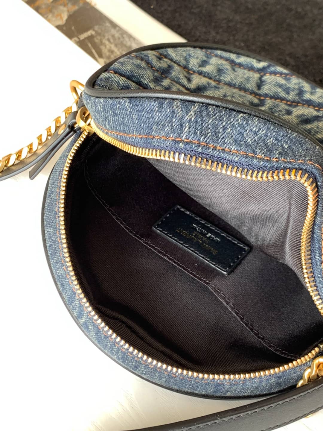 Sa1nt Lau*nt Y51 Vinyle Denim Quilted Round Bag