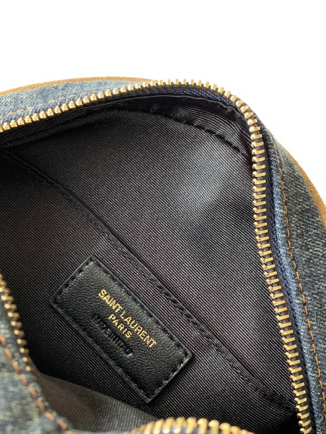 Sa1nt Lau*nt Y51 Vinyle Denim Quilted Round Bag