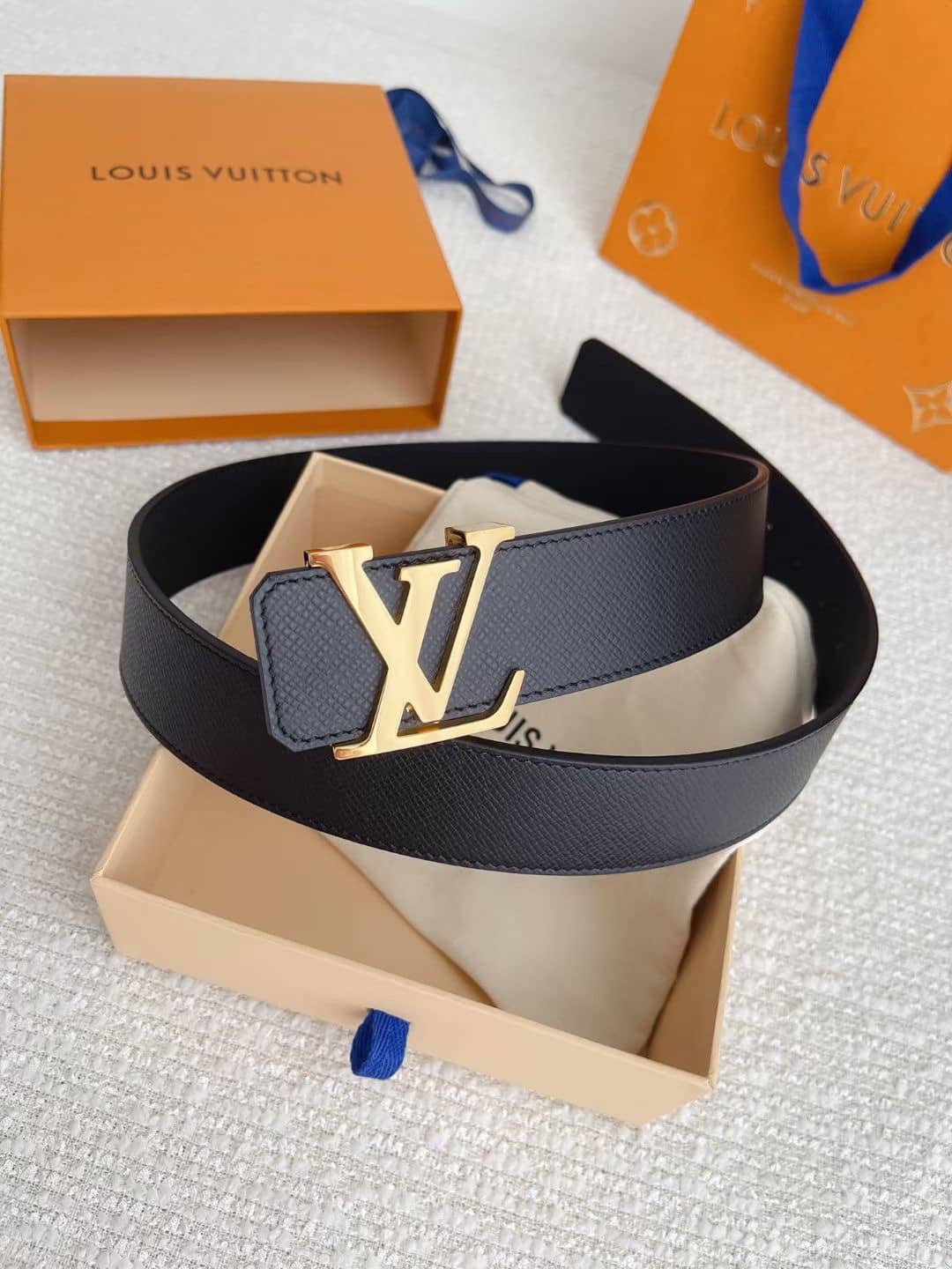 Replica L0vis Vvtt0n Belt AAA+ 40mm