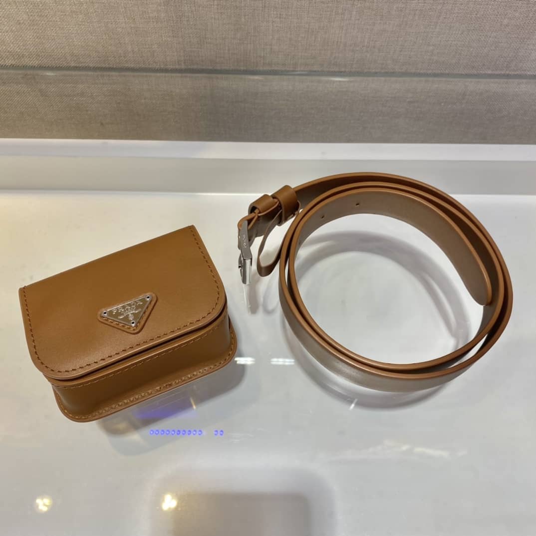Pra*a Womens Leather Belt With Pouch