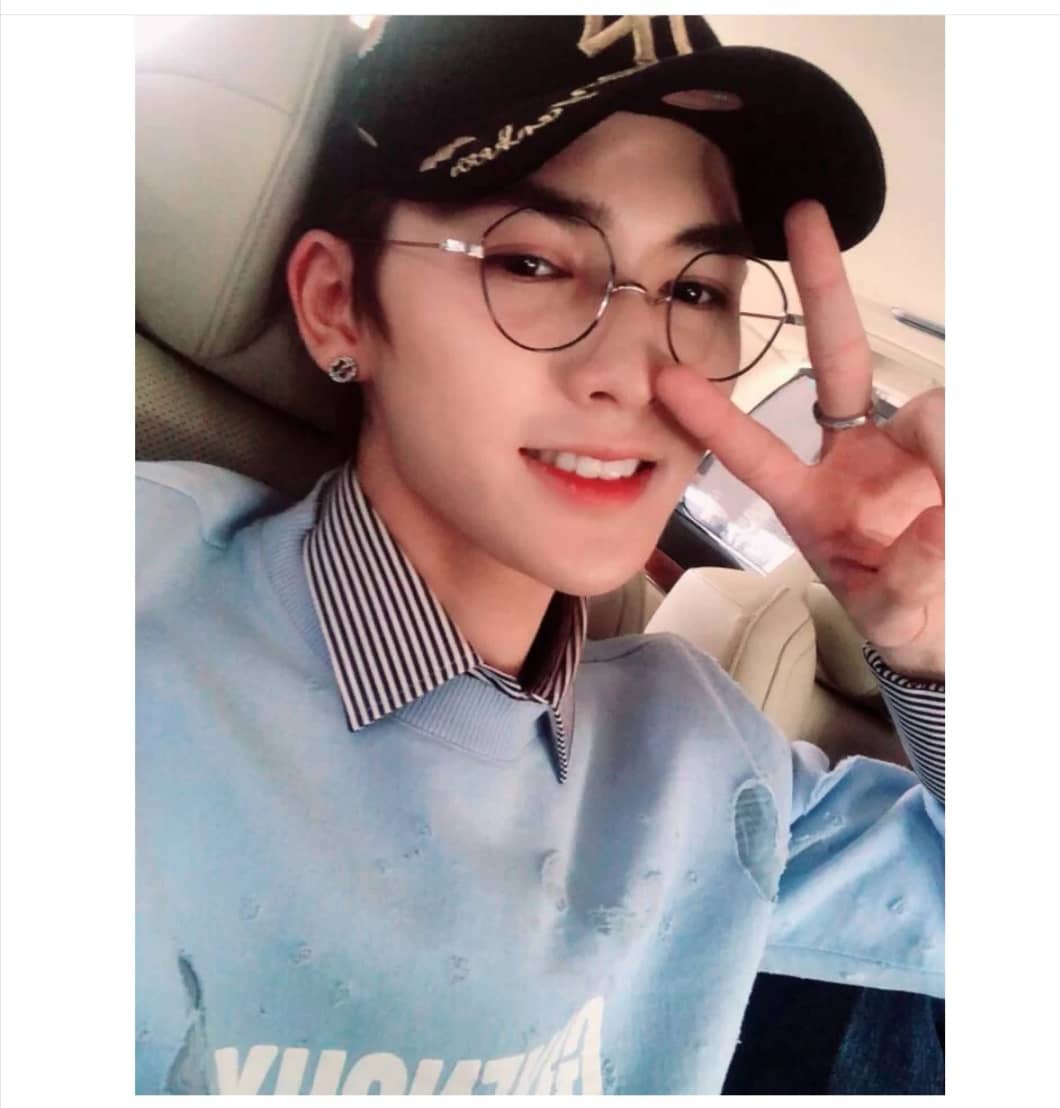 Wholesale Gvc*1 Logo Earring