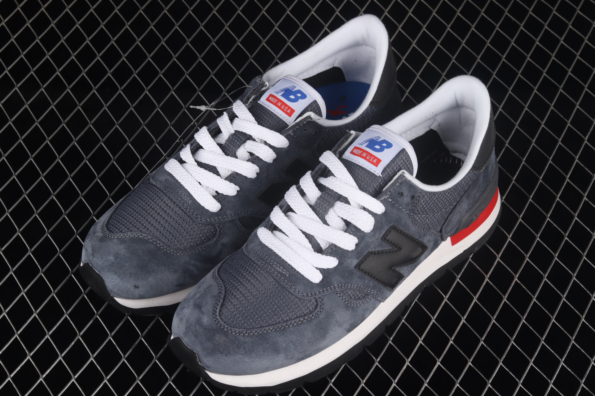 990v1 Made In USA  Catch 22  M990HL