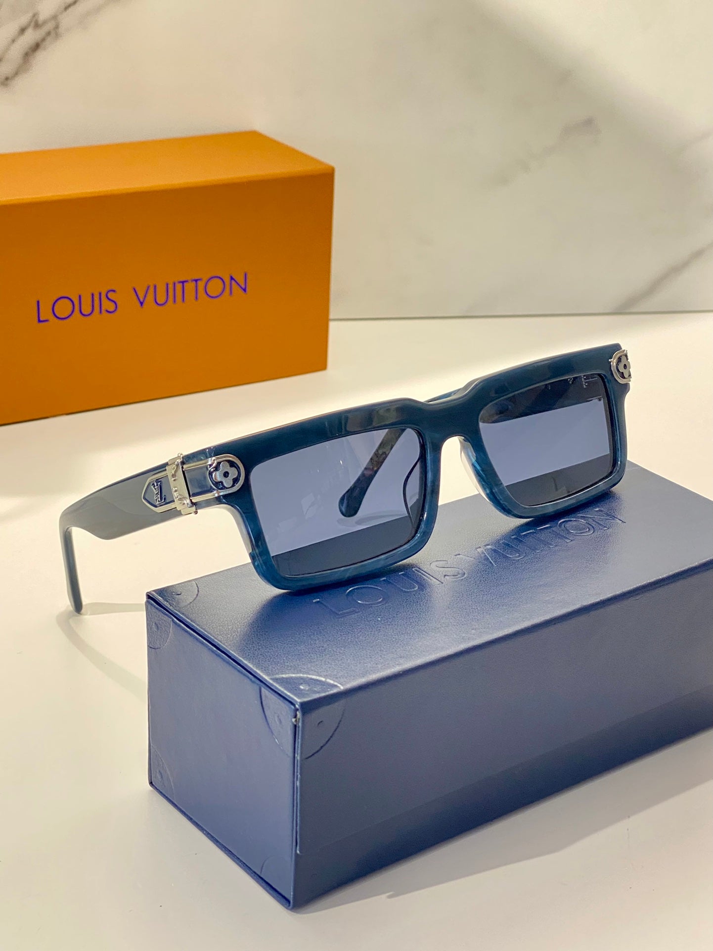 L0vis Vvtt0n Sunglasses