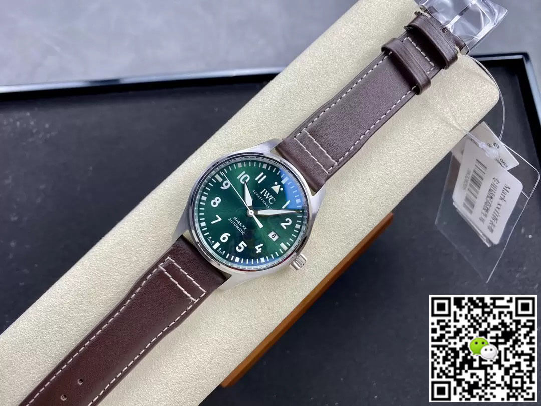 Replica IWC Pilot IW328205 1:1 Best Edition M+ Factory Brown Strap