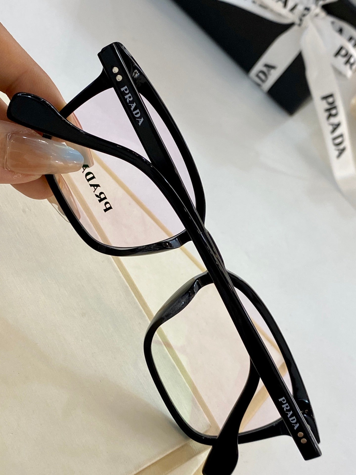 Pra*a Glasses