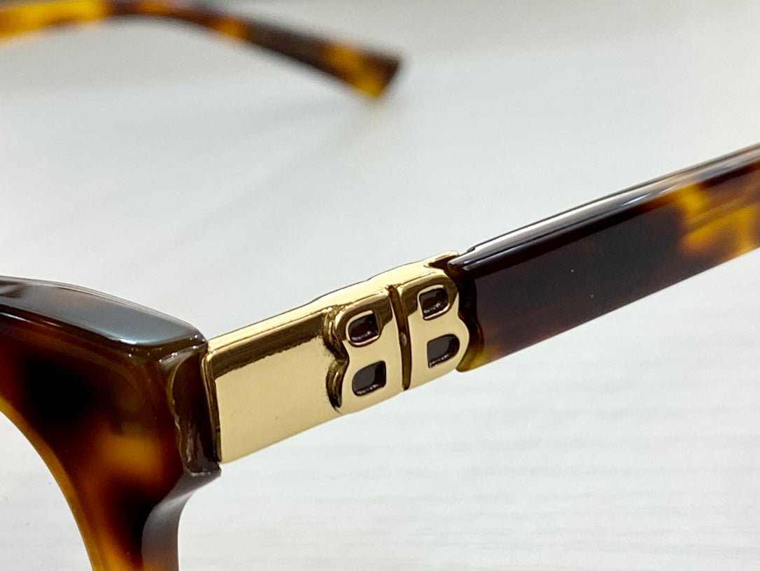 Ba1en*iaga Glasses