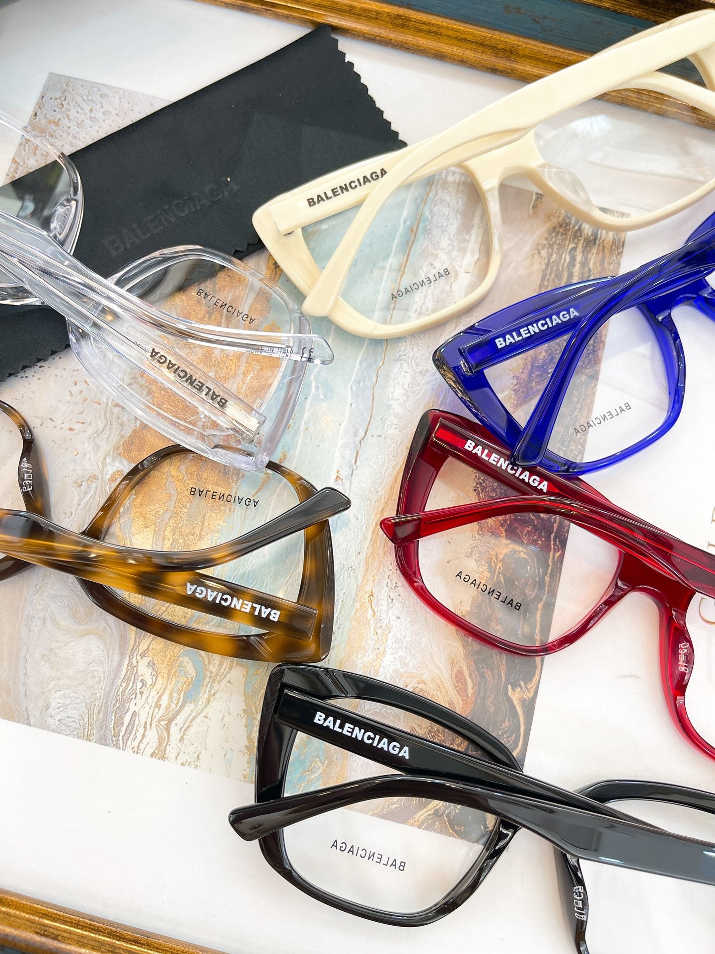 Ba1en*iaga Glasses