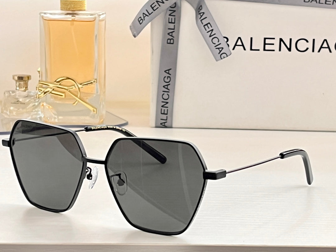 Ba1en*iaga Sunglasses Dupe