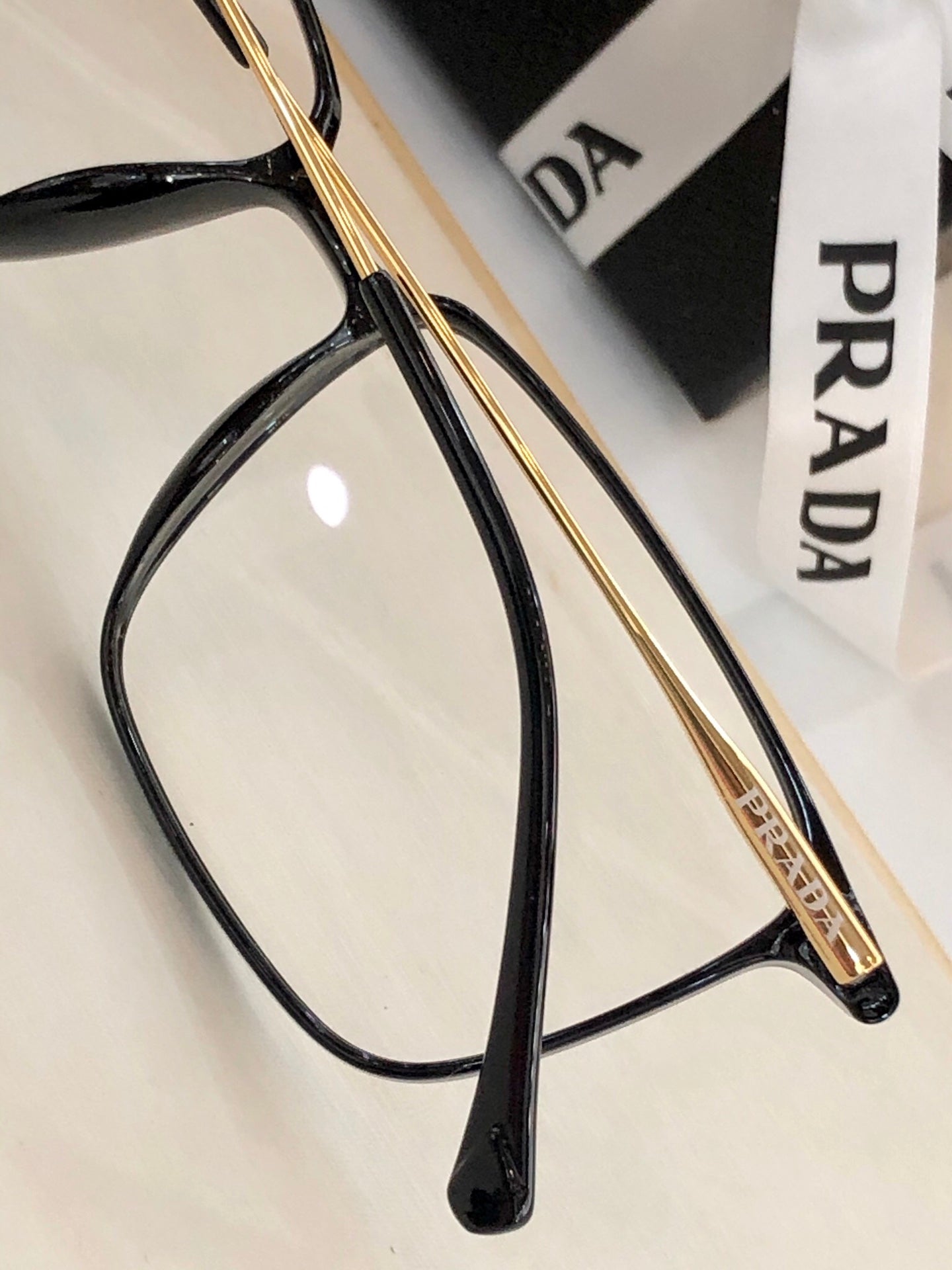 Pra*a Glasses