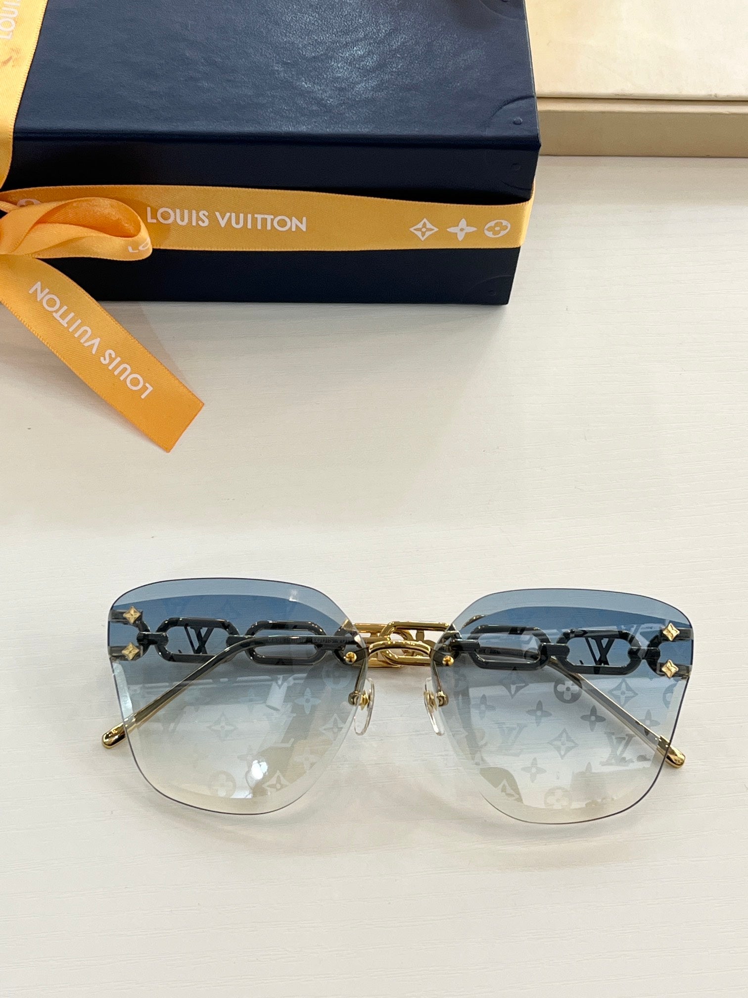 L0vis Vvtt0n Sunglasses