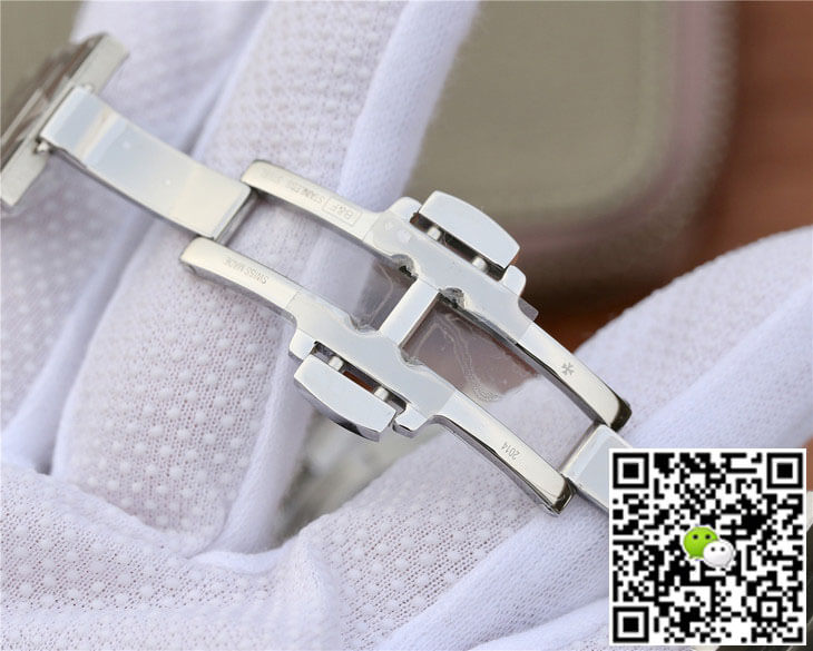 Replica Vacheron C0nstan1n Overseas 5500V/110A-B075 1:1 Best Edition 8F Factory Silvery White Dial