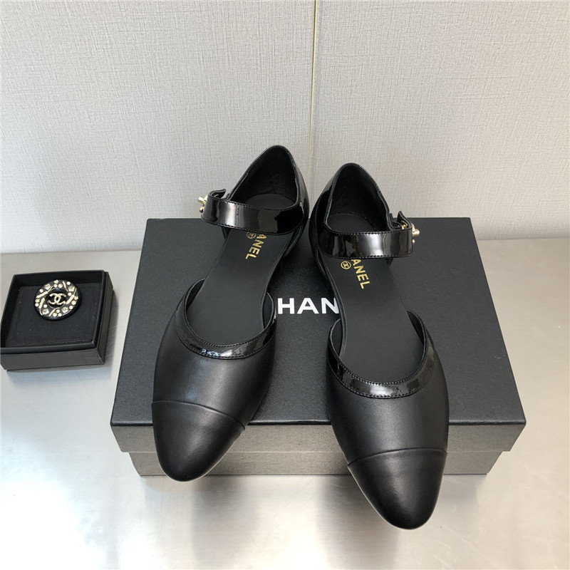 Ch**el flat sandals
