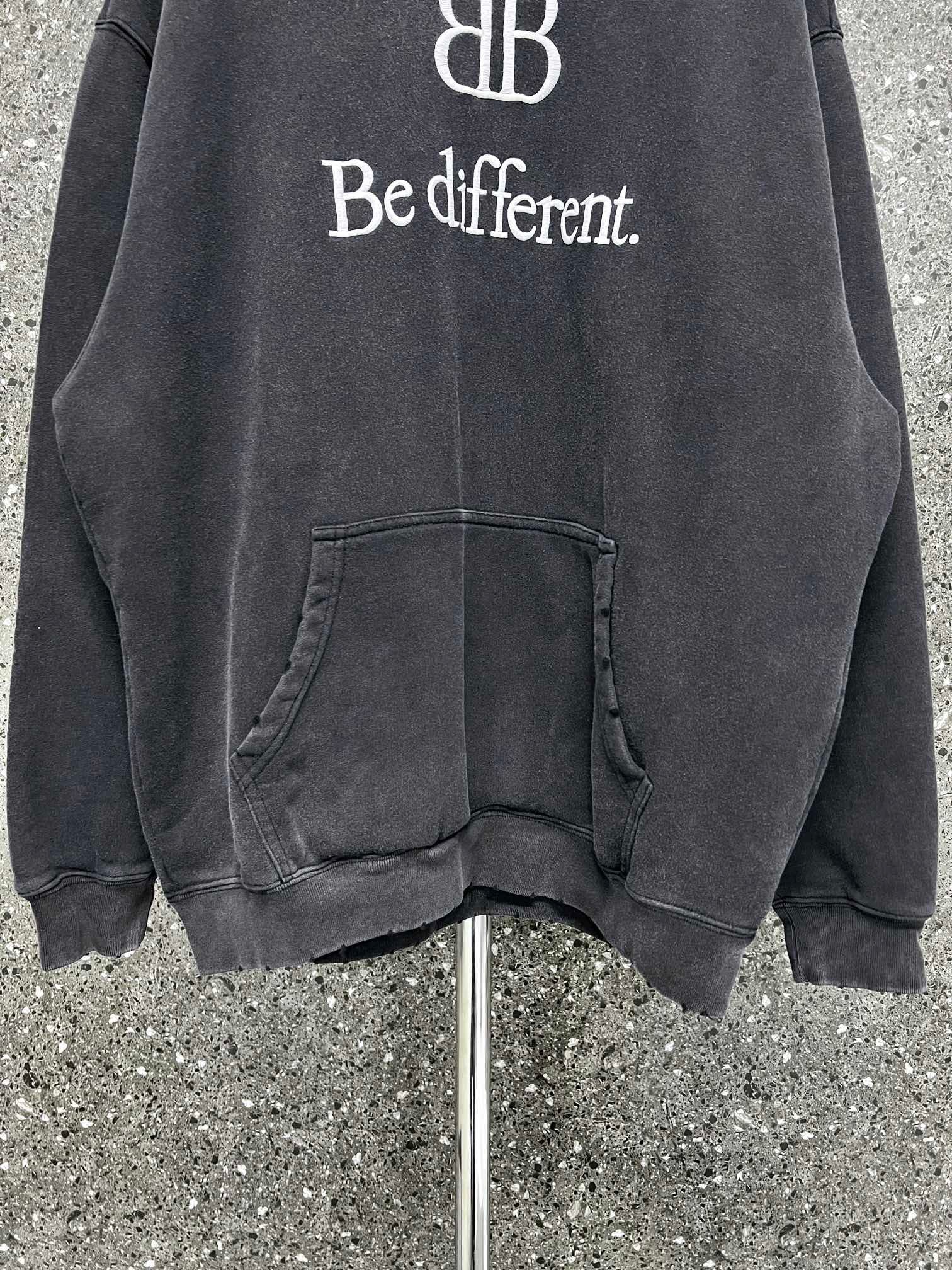 Ba1en*iaga Hoodie