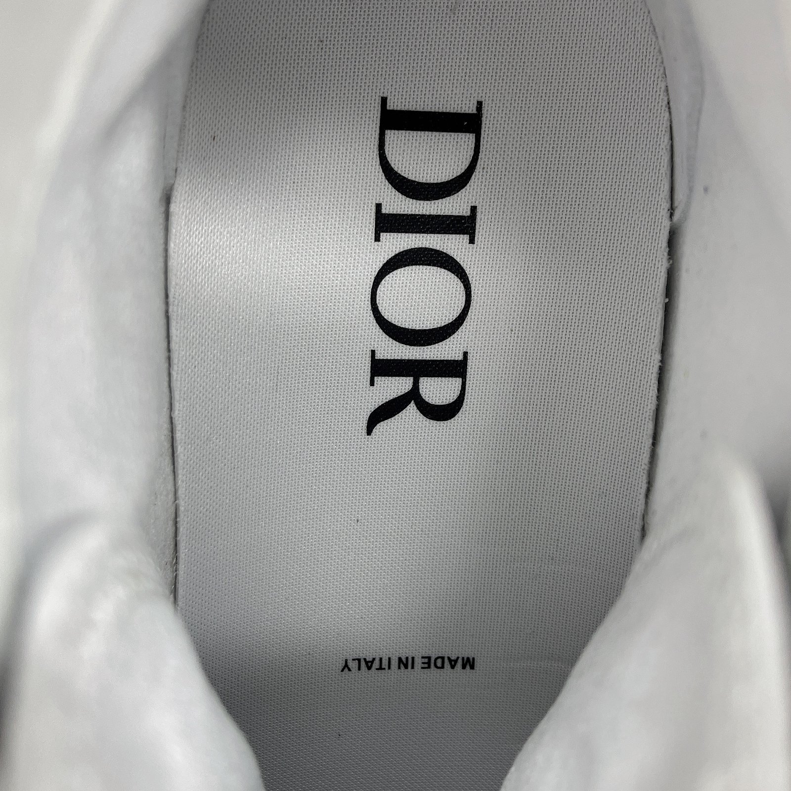 D10r B23 High Top Sneaker 12
