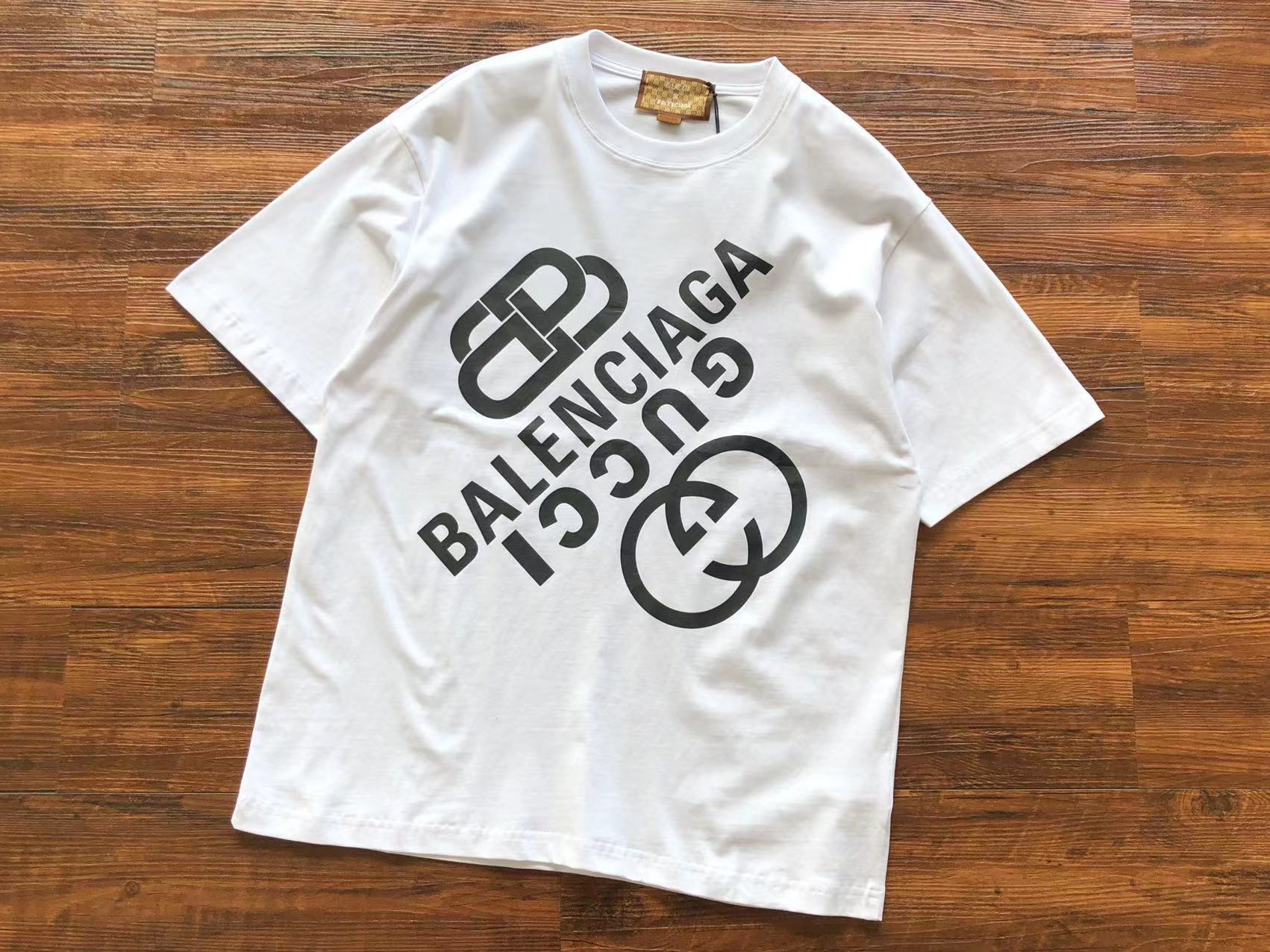 Gvc*1 x Ba1en*iaga T-shirt