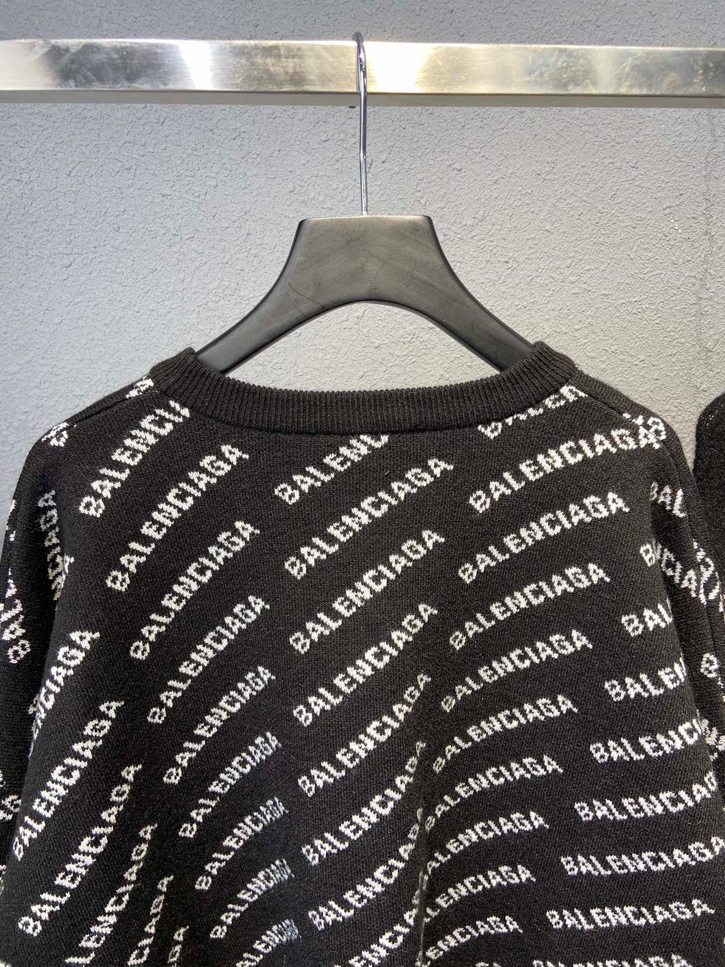 Ba1en*iaga Sweater
