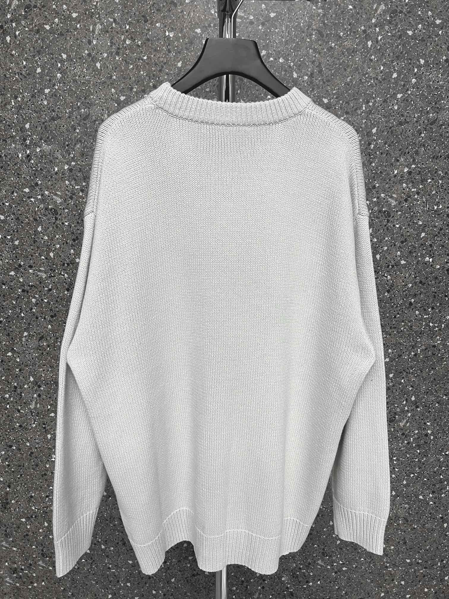 Ba1en*iaga Sweater