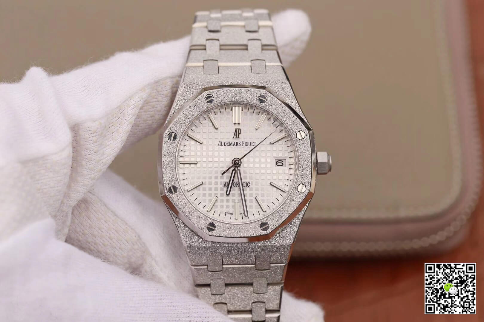 Replica Audemars P1g*et Royal Oak 15454BC.GG.1259BC.01 1:1 Best Edition JH Factory Silver Dial