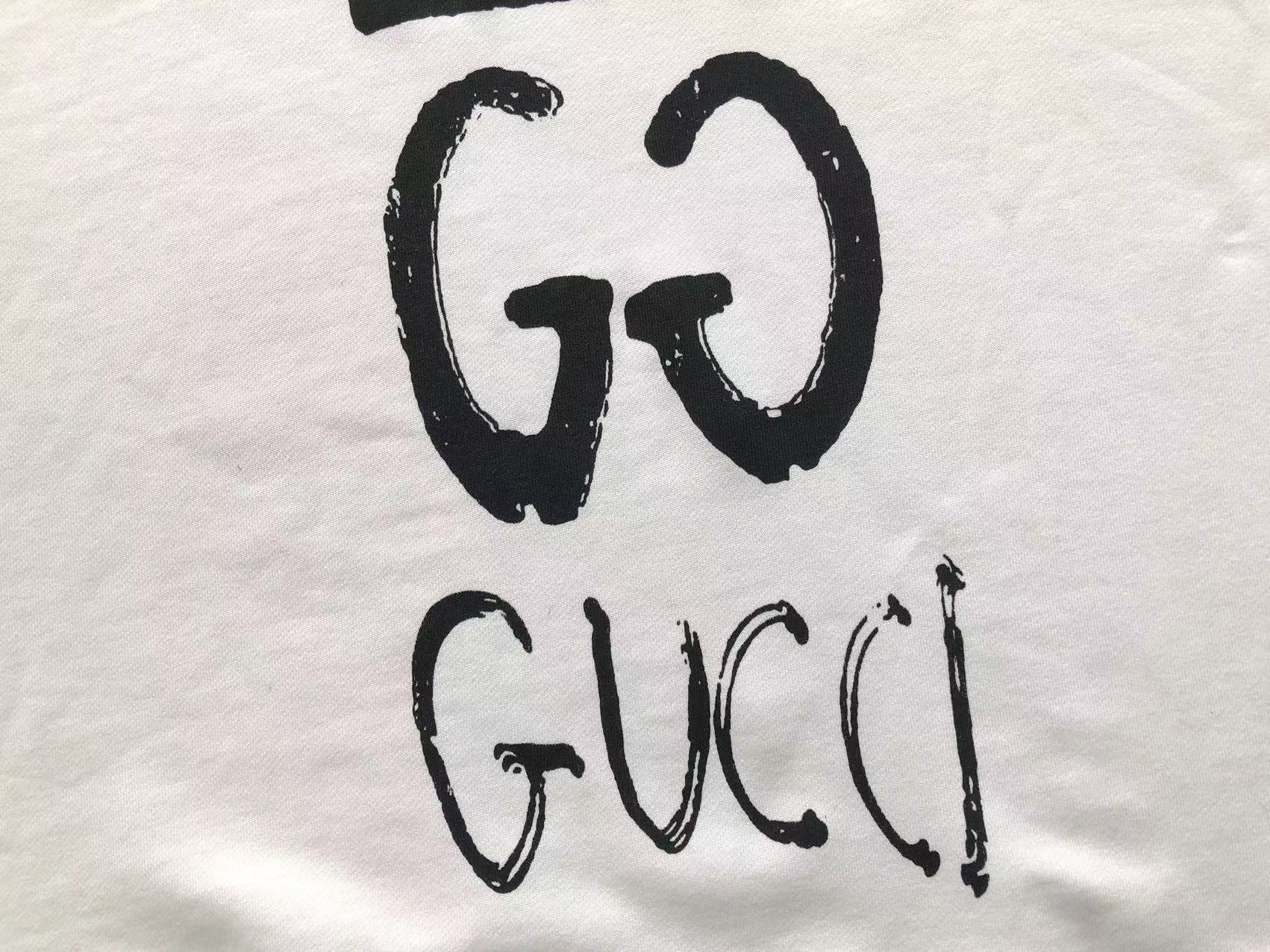 Gvc*1 x Ba1en*iaga Sweatshirt
