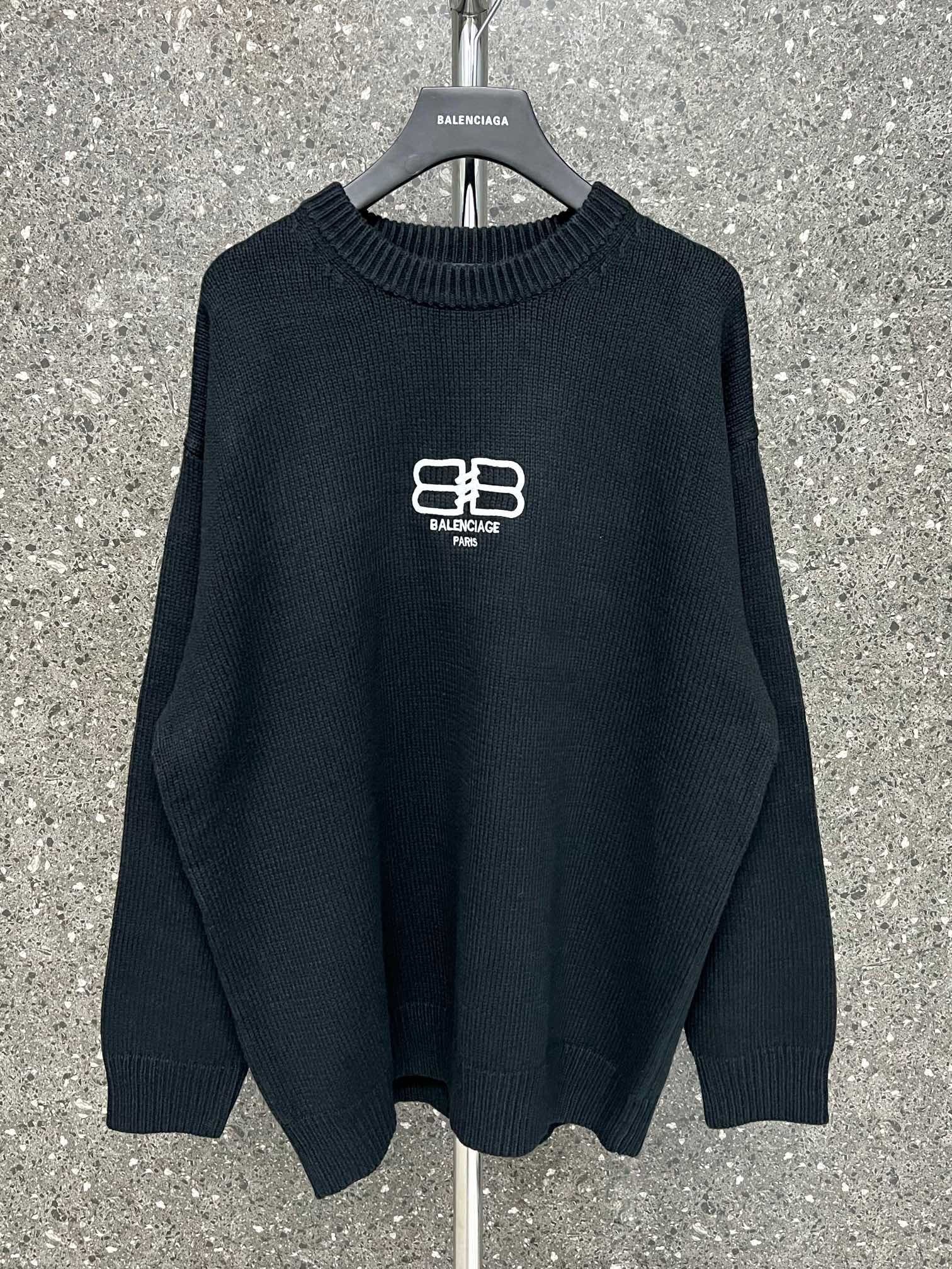 Ba1en*iaga Sweater